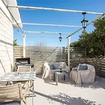 בית נופש Citrus Garden פליראקי
