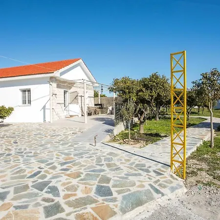 בית נופש Citrus Garden פליראקי